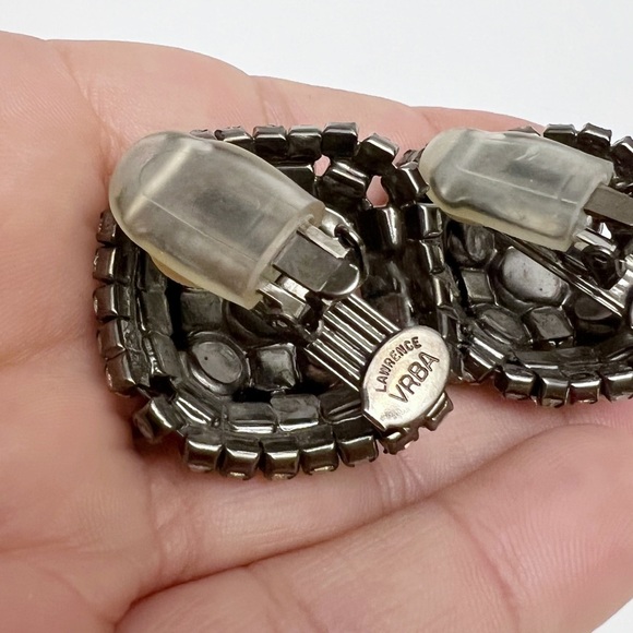 Lawrence VRBA Signed Faux Pearl Rhinestone Statement Clip On Earrings - Picture 8 of 9